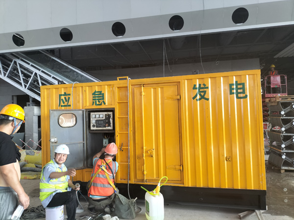 城口怎样判断空气滤清器是否需要更换？